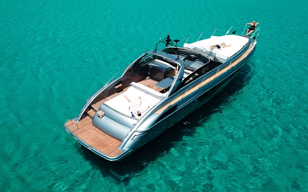 Аренда моторной яхты Princess V55 на Миконосе, Греция
